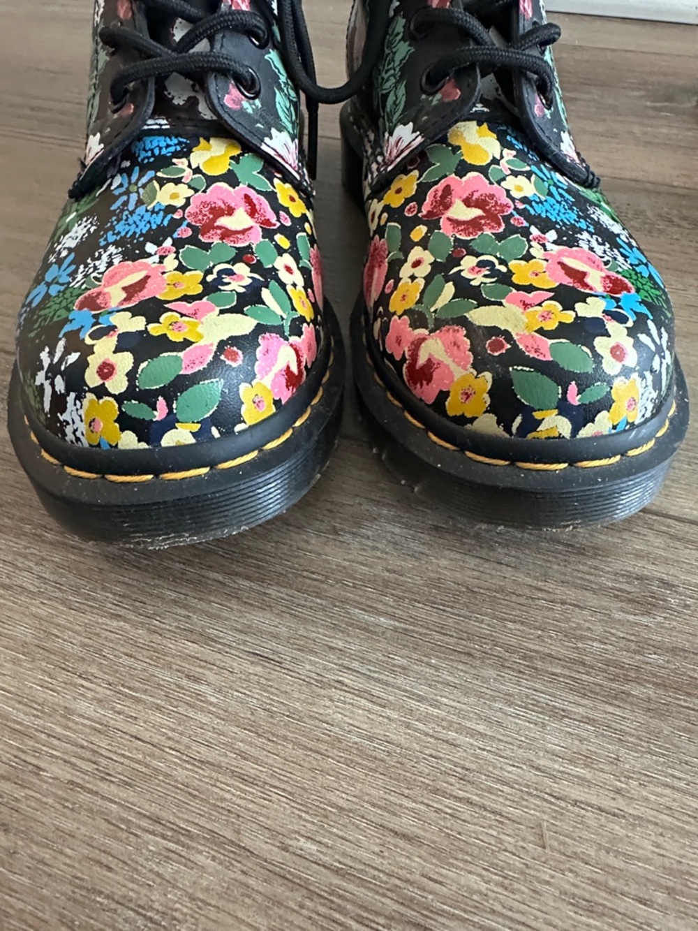 EUC Dr Martens Women’s Combat Boots 1460 Floral Mashup Leather Lace Up Size 9! 🌺 - Picture 3 of 6